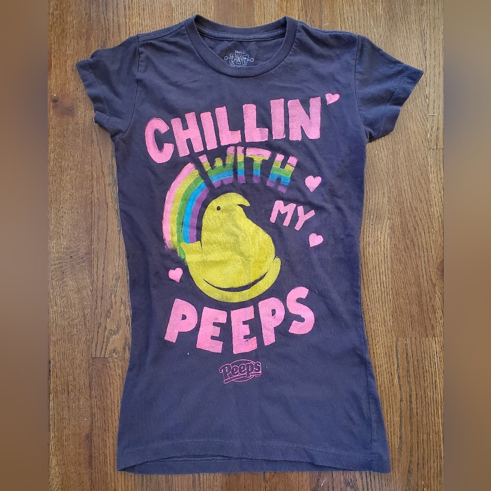 Juniors Small "Chillin with my Peeps" tee